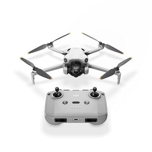 DJI Mini 4 Pro dobrável com hélices abertas ao lado do controle remoto RC-N2